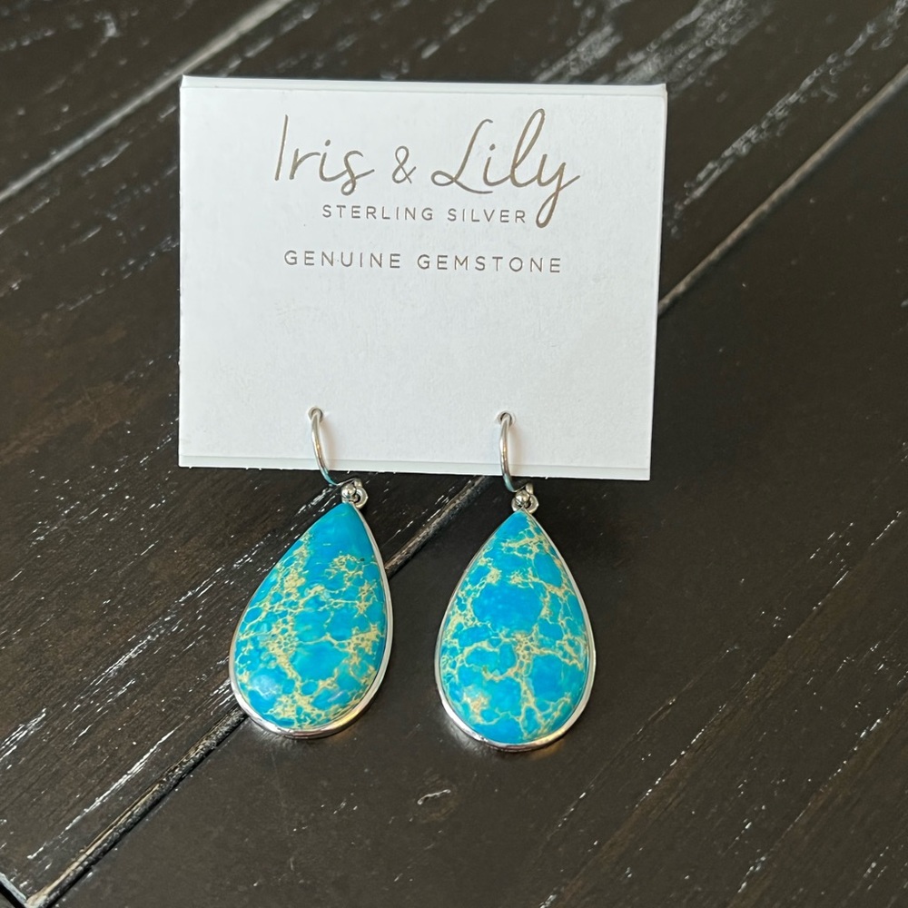 Iris & Lily Earrings - Picture 6 of 10